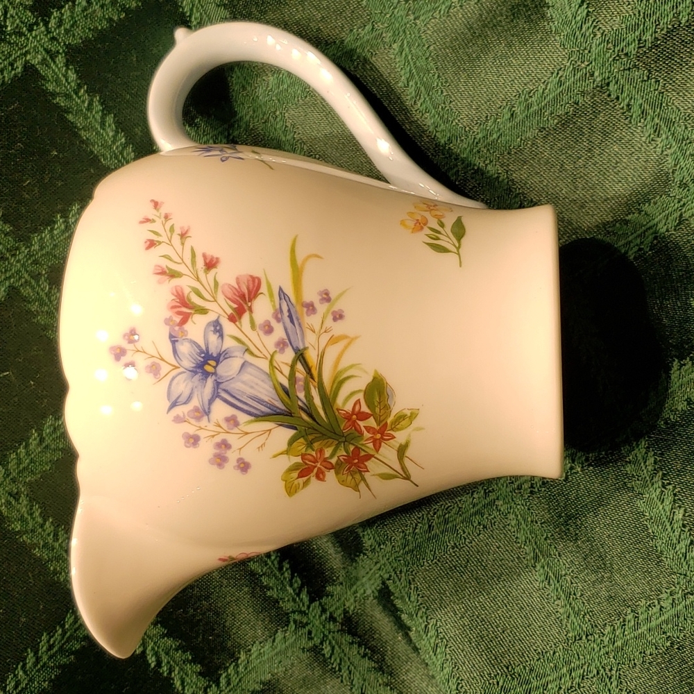 HUGE Enchanting SHELLEY CREAMER/SMALL PITCHER "Wild Flowers" #13668 euc